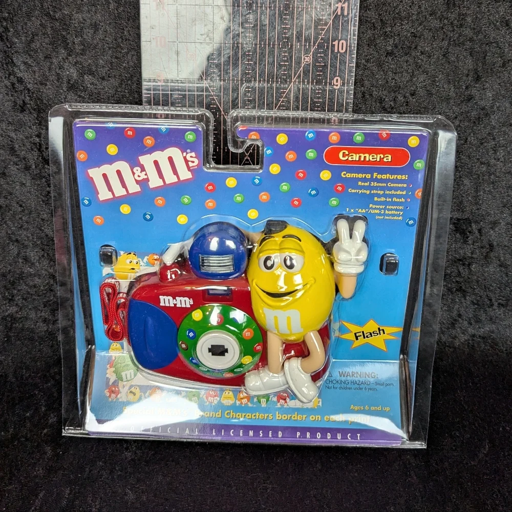 NOS M&M Camera Novelty Bordered Film 35MM Camera Film - Picture 5 of 5